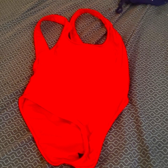 🔴BOGO This “Baywatch" one-piece in Scarlet Red has never fit me was a gi… - Picture 4 of 7